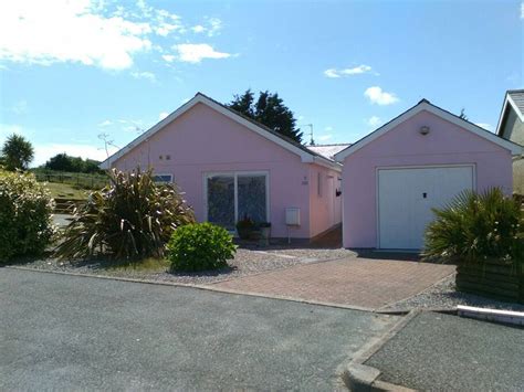 flats to rent in pwllheli.